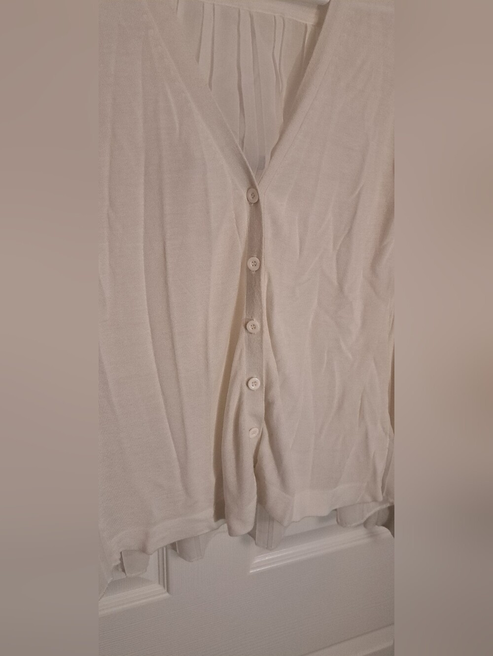 Lightweight Sheer Ivory V-Neck Button Cardigan/Blouse/Top Size Medium/Large - Picture 4 of 14